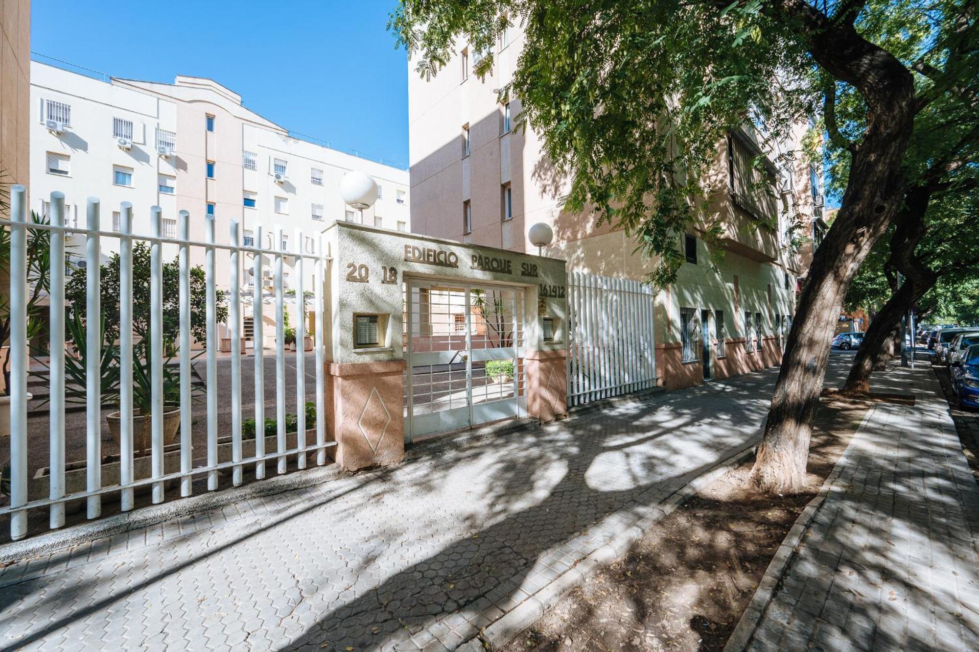 Апартаменты Piso Familiar Virgen Del Rocio Севилья Экстерьер фото
